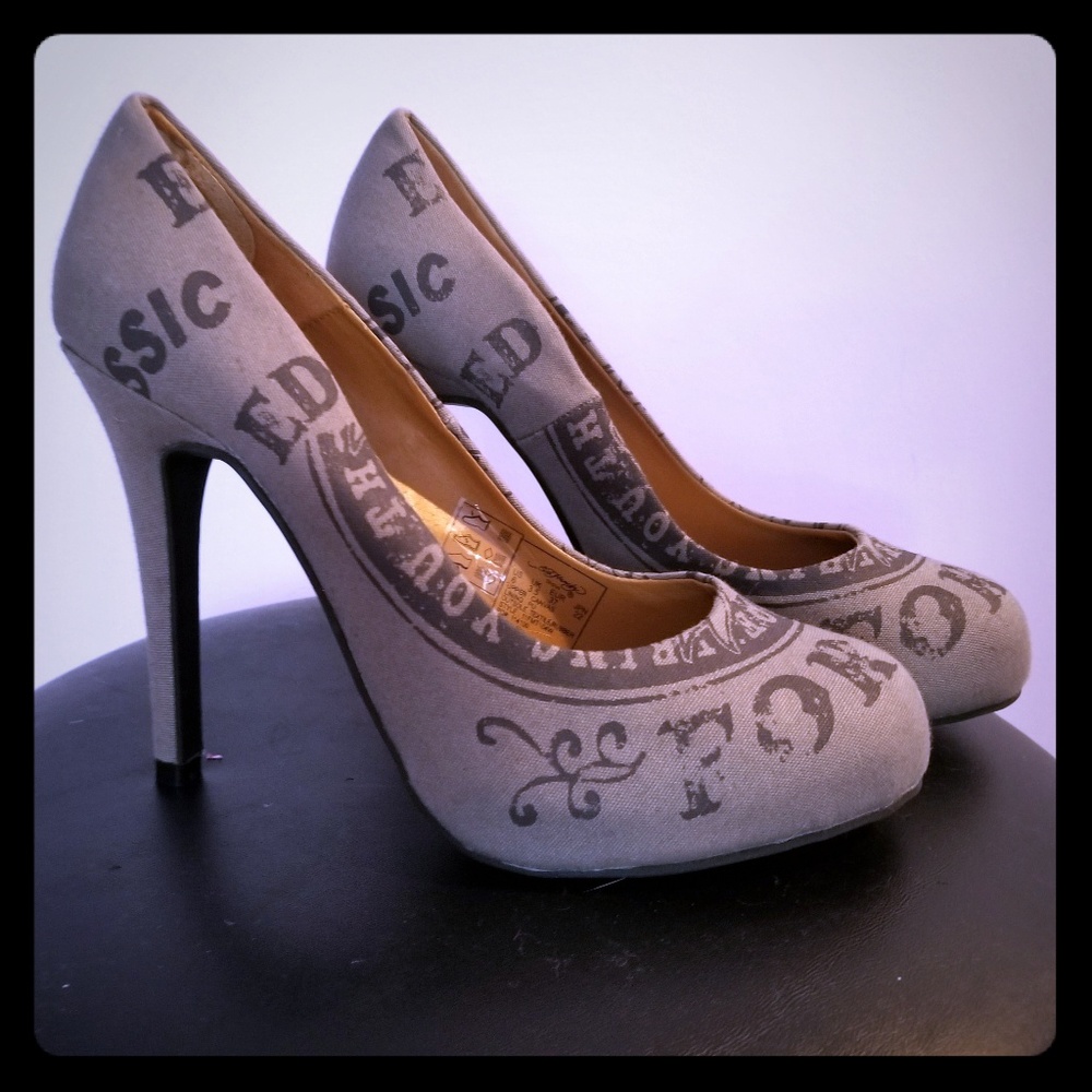 Ed Hardy Women's Dress Shoe Mato - Grey